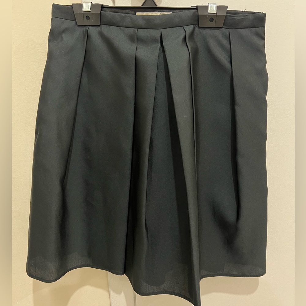Burberry pleated black skirt